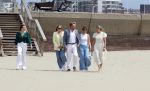 Den haag 30 juni 2023
Fotosessie op het strand Koning Willem Alexander, koningin Maxima en prinses Ariane, Prinses  Amalia en Prinses Alexia poseren tijdens de fotosessie op het strand met hond mambo.
