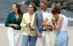 Den haag 30 juni 2023
Fotosessie op het strand Koning Willem Alexander, koningin Maxima en prinses Ariane, Prinses  Amalia en Prinses Alexia poseren tijdens de fotosessie op het strand met hond mambo.