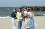 Den haag 30 juni 2023
Fotosessie op het strand Koning Willem Alexander, koningin Maxima en prinses Ariane, Prinses  Amalia en Prinses Alexia poseren tijdens de fotosessie op het strand met hond mambo.