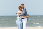 Den haag 30 juni 2023
Fotosessie op het strand Koning Willem Alexander, koningin Maxima en prinses Ariane, Prinses  Amalia en Prinses Alexia poseren tijdens de fotosessie op het strand met hond mambo.