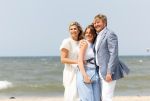 Den haag 30 juni 2023
Fotosessie op het strand Koning Willem Alexander, koningin Maxima en prinses Ariane, Prinses  Amalia en Prinses Alexia poseren tijdens de fotosessie op het strand met hond mambo.