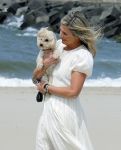 Den haag 30 juni 2023
Fotosessie op het strand Koning Willem Alexander, koningin Maxima en prinses Ariane, Prinses  Amalia en Prinses Alexia poseren tijdens de fotosessie op het strand met hond mambo.