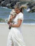 Den haag 30 juni 2023
Fotosessie op het strand Koning Willem Alexander, koningin Maxima en prinses Ariane, Prinses  Amalia en Prinses Alexia poseren tijdens de fotosessie op het strand met hond mambo.
