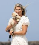 Den haag 30 juni 2023
Fotosessie op het strand Koning Willem Alexander, koningin Maxima en prinses Ariane, Prinses  Amalia en Prinses Alexia poseren tijdens de fotosessie op het strand met hond mambo.