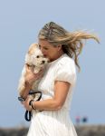 Den haag 30 juni 2023
Fotosessie op het strand Koning Willem Alexander, koningin Maxima en prinses Ariane, Prinses  Amalia en Prinses Alexia poseren tijdens de fotosessie op het strand met hond mambo.