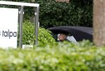 Laren 29 juni 2023
Linda de Mol rijdt in haar Porsche 911 cabrio naar het hoofdkantoor van Talpa.