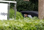 Laren 29 juni 2023
Linda de Mol rijdt in haar Porsche 911 cabrio naar het hoofdkantoor van Talpa.