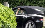 Laren 29 juni 2023
Linda de Mol rijdt in haar Porsche 911 cabrio naar het hoofdkantoor van Talpa.