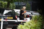 Laren 29 juni 2023
Linda de Mol rijdt in haar Porsche 911 cabrio naar het hoofdkantoor van Talpa.
