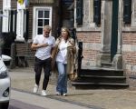 Naarden, 17 juli 2023
Linda de Mol samen met  Erland Galjaard