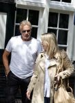 Naarden 17 juli 2023
Linda de Mol heeft afspraak met Erland Galjaard in Restaurant Vesting Lounge in Naarden Vesting.