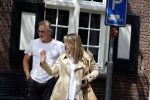 Naarden 17 juli 2023
Linda de Mol heeft afspraak met Erland Galjaard in Restaurant Vesting Lounge in Naarden Vesting.