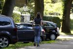 Huizen 7 8 en 9 juli 2023
De autos van Linda de Mol en Jeroen Rietbergen voor haar huis .
Linda viert haar verjaardag met vriendinnen in de tuin . Oa Susan Visser Mireille Bekooy Xenia Kasper en Lies Visschedijk waren aanwezig.
Echte Liefde Kaas en delicatessen brachten een cadeautje