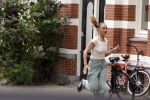 Amsterdam 21 juli 2023
Thijs Romer rijdt naar het huis van Noor Groot . Hij parkeert zijn auto ergens anders en loopt naar haar huis . 30 min later loopt hij weg  en 10 seconden later komt Noor achter hem aangerend.  Ze lopen ergens heen en ruim anderhalf uur later komt Noor alleen terug Thijs loopt naar zijn auto en rijdt weg.