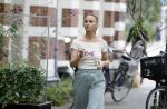 Amsterdam 21 juli 2023
Thijs Romer rijdt naar het huis van Noor Groot . Hij parkeert zijn auto ergens anders en loopt naar haar huis . 30 min later loopt hij weg  en 10 seconden later komt Noor achter hem aangerend.  Ze lopen ergens heen en ruim anderhalf uur later komt Noor alleen terug Thijs loopt naar zijn auto en rijdt weg.