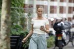 Amsterdam 21 juli 2023
Thijs Romer rijdt naar het huis van Noor Groot . Hij parkeert zijn auto ergens anders en loopt naar haar huis . 30 min later loopt hij weg  en 10 seconden later komt Noor achter hem aangerend.  Ze lopen ergens heen en ruim anderhalf uur later komt Noor alleen terug Thijs loopt naar zijn auto en rijdt weg.