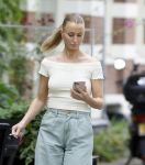 Amsterdam 21 juli 2023
Thijs Romer rijdt naar het huis van Noor Groot . Hij parkeert zijn auto ergens anders en loopt naar haar huis . 30 min later loopt hij weg  en 10 seconden later komt Noor achter hem aangerend.  Ze lopen ergens heen en ruim anderhalf uur later komt Noor alleen terug Thijs loopt naar zijn auto en rijdt weg.