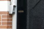 Amsterdam 21 juli 2023
Thijs Romer rijdt naar het huis van Noor Groot . Hij parkeert zijn auto ergens anders en loopt naar haar huis . 30 min later loopt hij weg  en 10 seconden later komt Noor achter hem aangerend.  Ze lopen ergens heen en ruim anderhalf uur later komt Noor alleen terug Thijs loopt naar zijn auto en rijdt weg.
