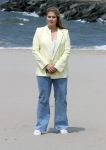 Den haag 30 juni 2023
Fotosessie op het strand Koning Willem Alexander, koningin Maxima en prinses Ariane, Prinses  Amalia en Prinses Alexia poseren tijdens de fotosessie op het strand met hond mambo.