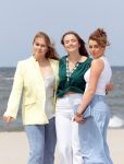 Den haag 30 juni 2023
Fotosessie op het strand Koning Willem Alexander, koningin Maxima en prinses Ariane, Prinses  Amalia en Prinses Alexia poseren tijdens de fotosessie op het strand met hond mambo.