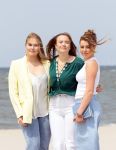 Den haag 30 juni 2023
Fotosessie op het strand Koning Willem Alexander, koningin Maxima en prinses Ariane, Prinses  Amalia en Prinses Alexia poseren tijdens de fotosessie op het strand met hond mambo.