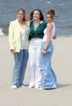 Den haag 30 juni 2023
Fotosessie op het strand Koning Willem Alexander, koningin Maxima en prinses Ariane, Prinses  Amalia en Prinses Alexia poseren tijdens de fotosessie op het strand met hond mambo.