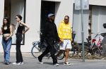 Amsterdam 18 juli 2023
Rapper Dio met een vriend in Amsterdam zuid.