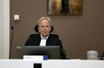 Assen 25 juli 2023
Rechtszaak Thijs Romer in de rechtbank van Assen Zijn moeder vader  Peter Romer en stiefmoeder kwamen met hem mee. Zijn advocaat is Wikke Monster