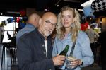 Zandvoort 6 juli 2023
Presentatie Formule 1 F1 spel van Robert Doornbos en Chantal Bles in de box van Redbull op circuitpark Zandvoort. Rob Kamphues met vriendin