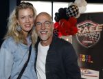 Zandvoort 6 juli 2023
Presentatie Formule 1 F1 spel van Robert Doornbos en Chantal Bles in de box van Redbull op circuitpark Zandvoort. Rob Kamphues met vriendin