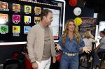 Zandvoort 6 juli 2023
Presentatie Formule 1 F1 spel van Robert Doornbos en Chantal Bles in de box van Redbull op circuitpark Zandvoort.