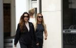 Amsterdam 14 juli 2023
Robine v d Meer met dochter en een vriendin  in Amsterdam zuid.
