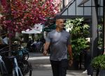 Amsterdam 18 juli 2023
Ruud Gullit en zijn vriendin Karin de Rooy op de cornelus Schuytstraat.