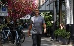 Amsterdam 18 juli 2023
Ruud Gullit en zijn vriendin Karin de Rooy op de cornelus Schuytstraat.
