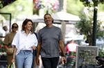 Amsterdam 18 juli 2023
Ruud Gullit en zijn vriendin Karin de Rooy op de cornelus Schuytstraat.