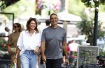 Amsterdam 18 juli 2023
Ruud Gullit en zijn vriendin Karin de Rooy op de cornelus Schuytstraat.