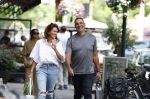 Amsterdam 18 juli 2023
Ruud Gullit en zijn vriendin Karin de Rooy op de cornelus Schuytstraat.