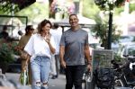 Amsterdam 18 juli 2023
Ruud Gullit en zijn vriendin Karin de Rooy op de cornelus Schuytstraat.