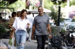 Amsterdam 18 juli 2023
Ruud Gullit en zijn vriendin Karin de Rooy op de cornelus Schuytstraat.