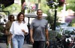 Amsterdam 18 juli 2023
Ruud Gullit en zijn vriendin Karin de Rooy op de cornelus Schuytstraat.