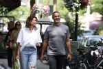Amsterdam 18 juli 2023
Ruud Gullit en zijn vriendin Karin de Rooy op de cornelus Schuytstraat.