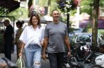 Amsterdam 18 juli 2023
Ruud Gullit en zijn vriendin Karin de Rooy op de cornelus Schuytstraat.
