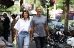Amsterdam 18 juli 2023
Ruud Gullit en zijn vriendin Karin de Rooy op de cornelus Schuytstraat.