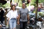 Amsterdam 18 juli 2023
Ruud Gullit en zijn vriendin Karin de Rooy op de cornelus Schuytstraat.