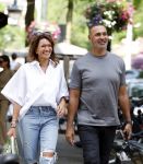 Amsterdam 18 juli 2023
Ruud Gullit en zijn vriendin Karin de Rooy op de cornelus Schuytstraat.