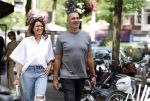 Amsterdam 18 juli 2023
Ruud Gullit en zijn vriendin Karin de Rooy op de cornelus Schuytstraat.