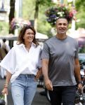 Amsterdam 18 juli 2023
Ruud Gullit en zijn vriendin Karin de Rooy op de cornelus Schuytstraat.