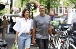 Amsterdam 18 juli 2023
Ruud Gullit en zijn vriendin Karin de Rooy op de cornelus Schuytstraat.
