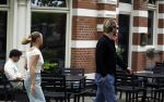 Amsterdam 21 juli 2023
Thijs Romer rijdt naar het huis van Noor Groot . Hij parkeert zijn auto ergens anders en loopt naar haar huis . 30 min later loopt hij weg  en 10 seconden later komt Noor achter hem aangerend.  Ze lopen ergens heen en ruim anderhalf uur later komt Noor alleen terug Thijs loopt naar zijn auto en rijdt weg.