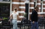 Amsterdam 21 juli 2023
Thijs Romer rijdt naar het huis van Noor Groot . Hij parkeert zijn auto ergens anders en loopt naar haar huis . 30 min later loopt hij weg  en 10 seconden later komt Noor achter hem aangerend.  Ze lopen ergens heen en ruim anderhalf uur later komt Noor alleen terug Thijs loopt naar zijn auto en rijdt weg.